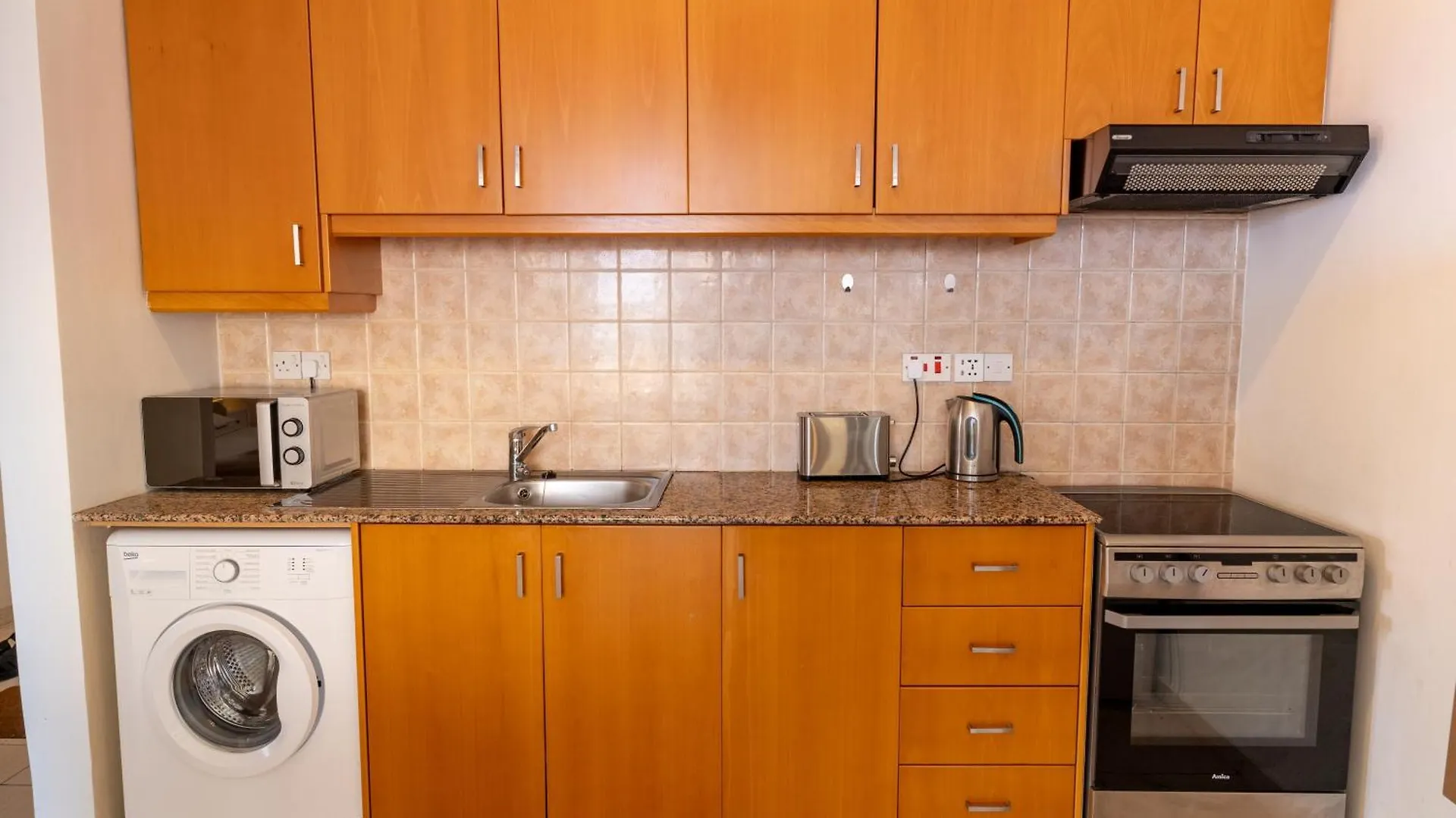 Mirabella Mackenzie 1 Bedroom Flat Near The Sea 라르나카 0*,  키프로스